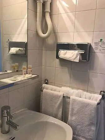 Korner Opera Hotel 3*